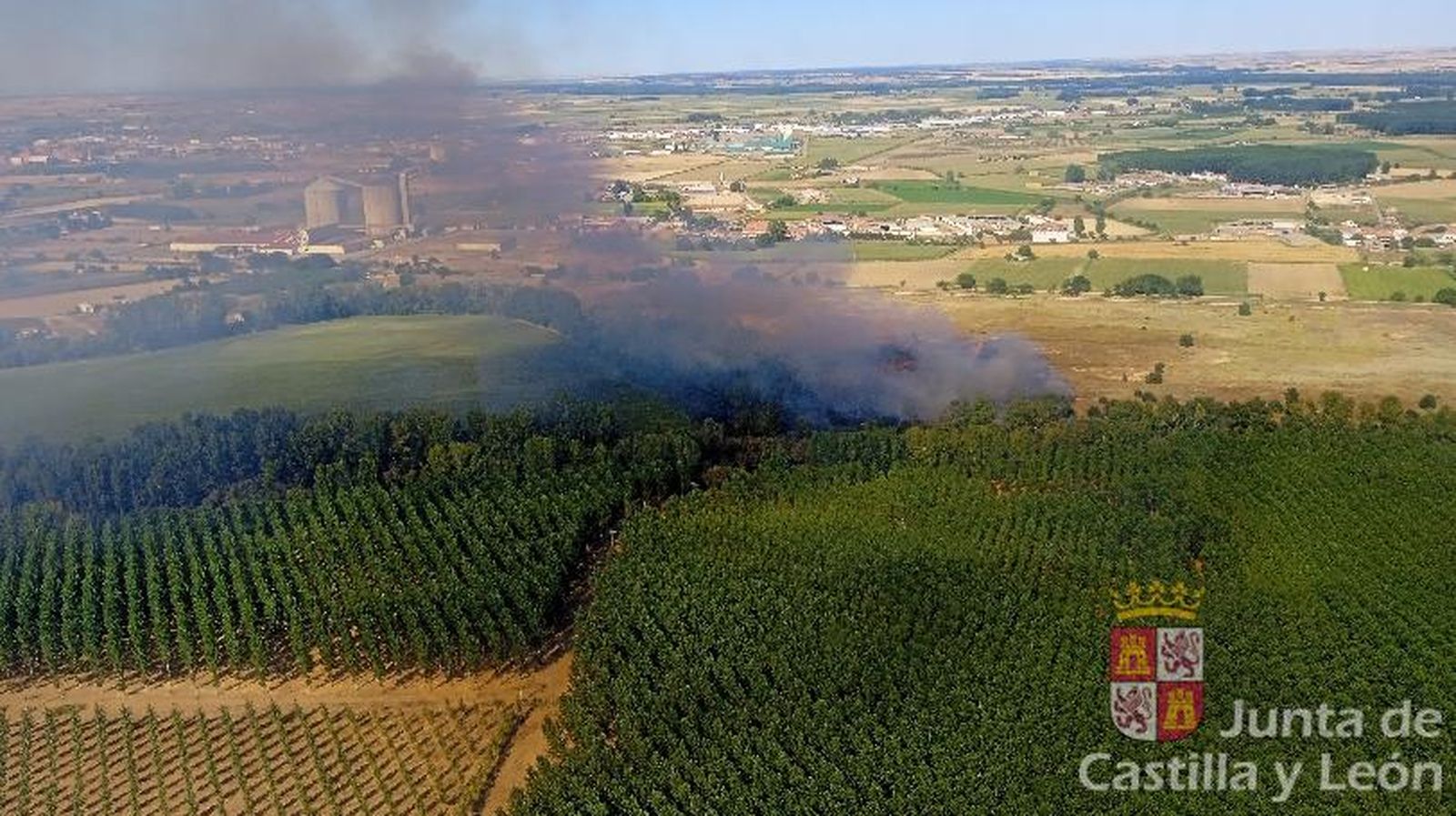 Incendio forestal en Villanueva de Azoague. Foto: JCYL.