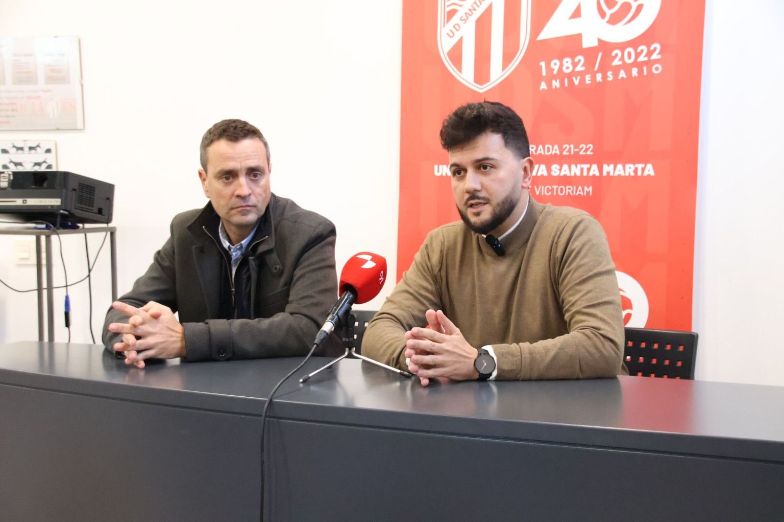 Presentación de Astu como nuevo director deportivo del Santa Marta