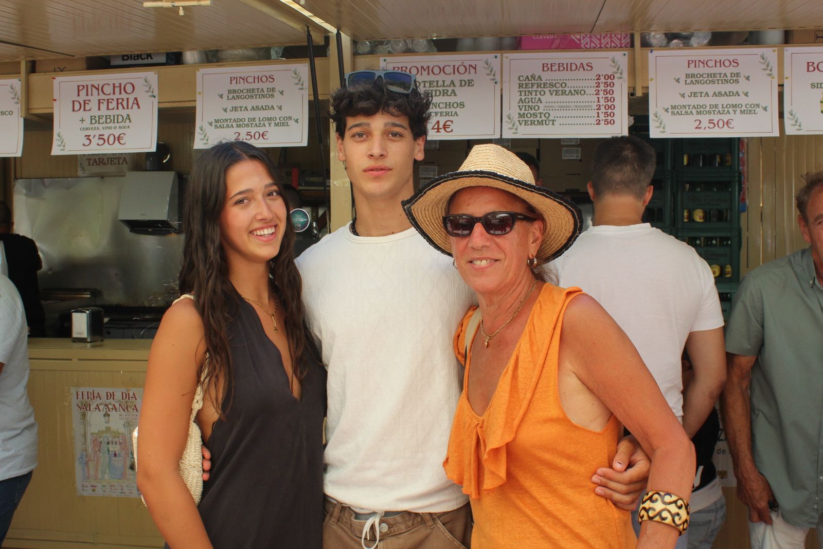Ambiente en la Feria de Día en el mediodía de este sábado