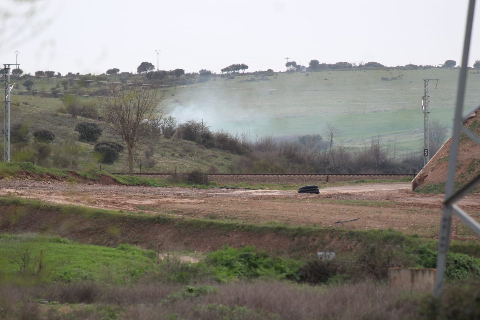 Columna de humo en Peñasolana