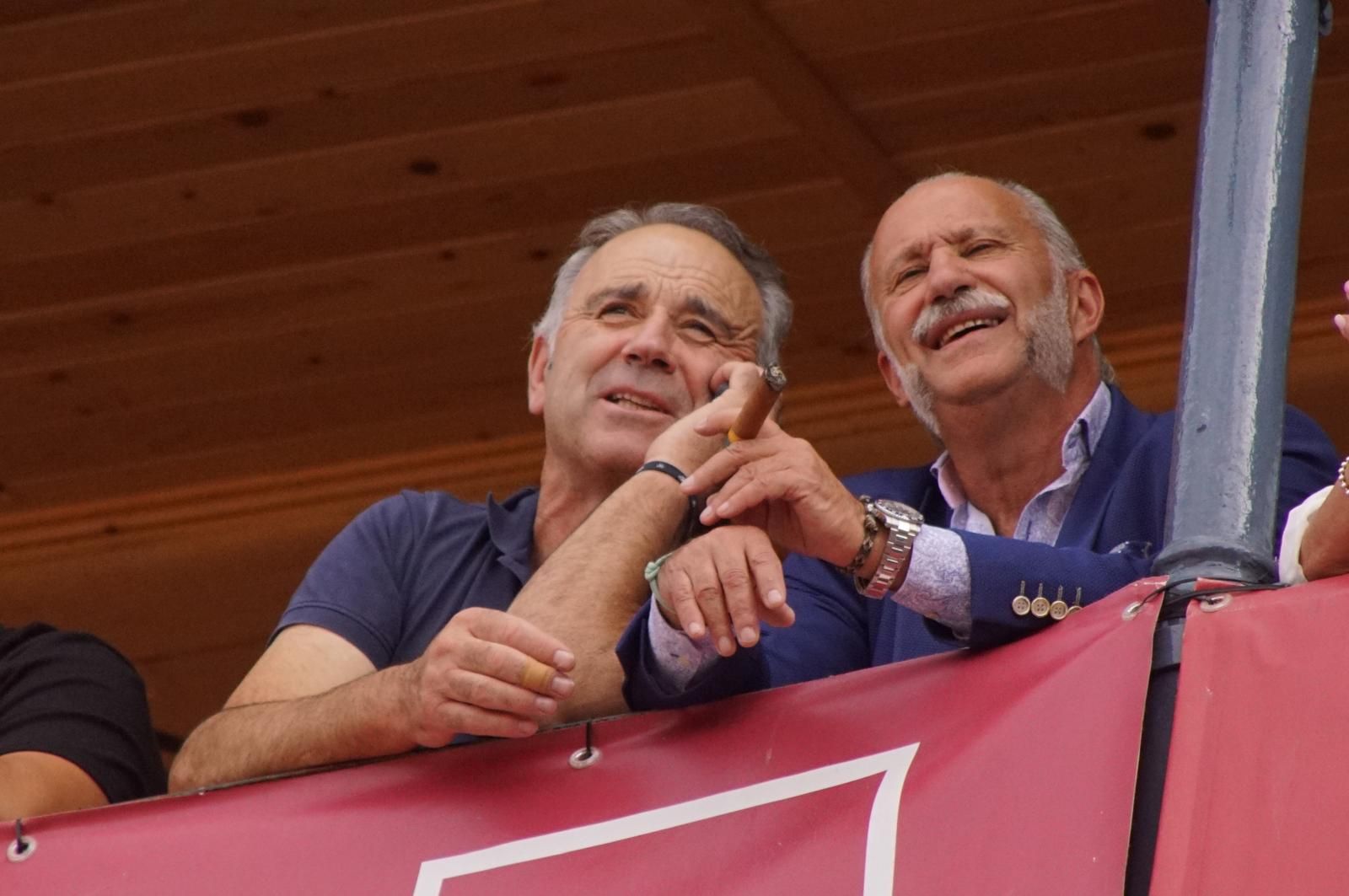 Expectación por ver los caballos de rejoneo en La Glorieta: imágenes del ambiente en los tendidos y en el patio de cuadrillas