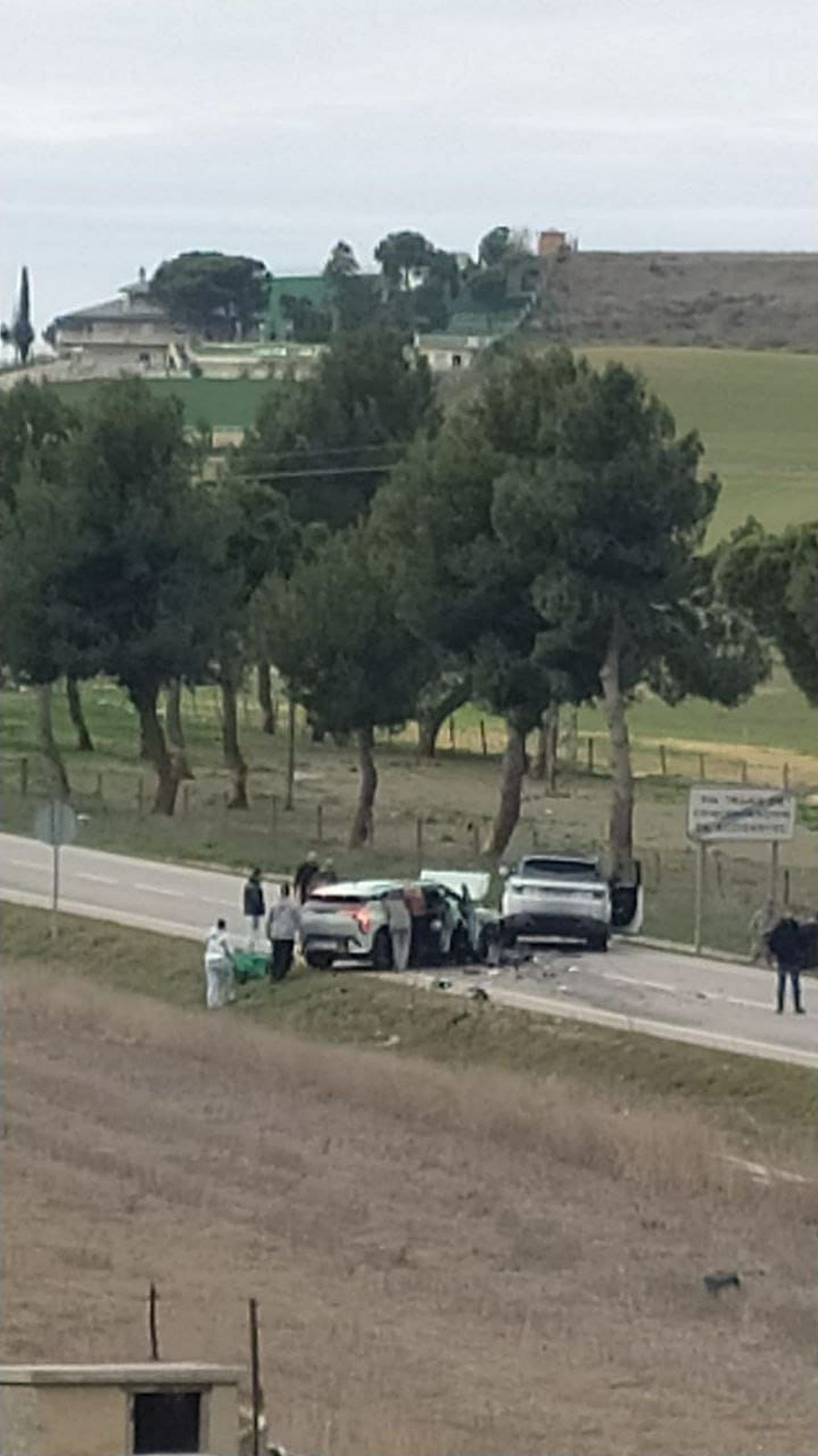 Colisión frontal entre dos turismos deja tres heridos en la SA-300 (Villamayor)