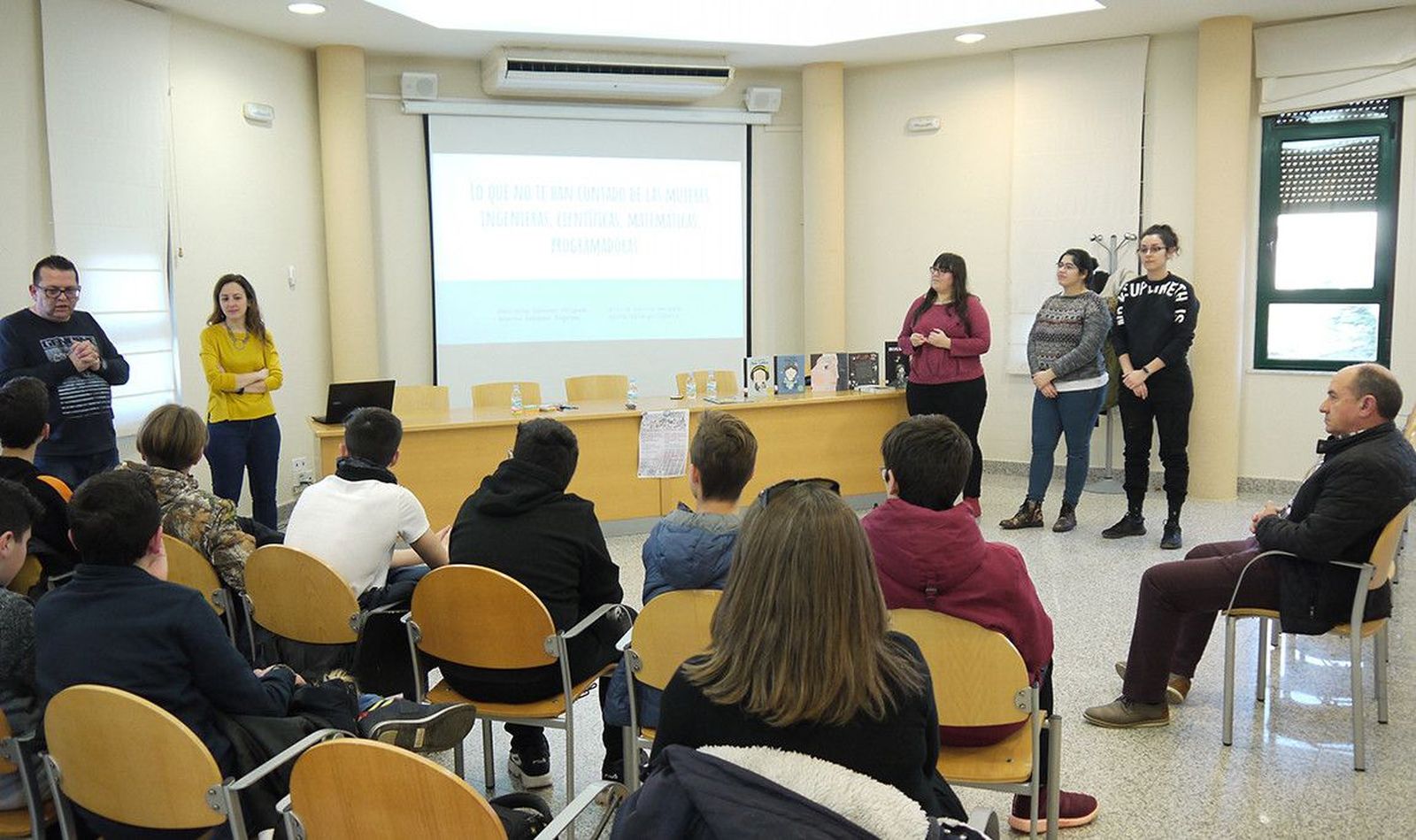 Charla mujer y la ninu0303a en la ciencia 3