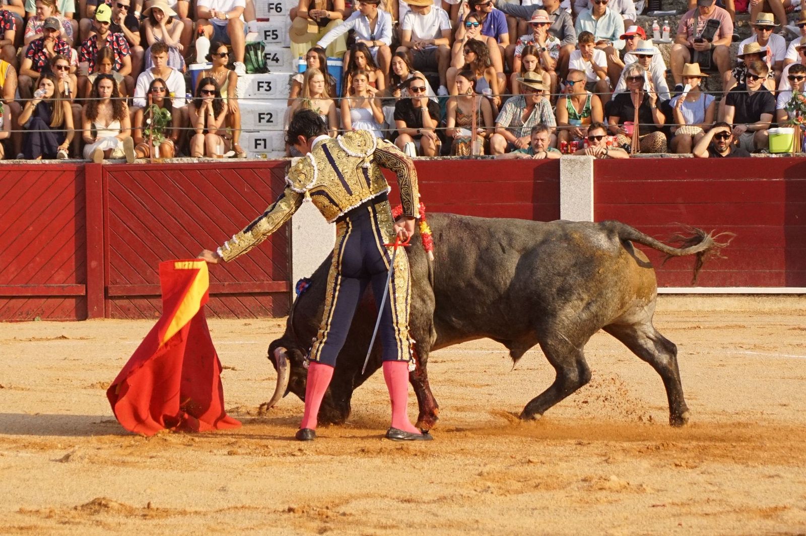 En imágenes la despedida de los ruedos de El Capea en Guijuelo