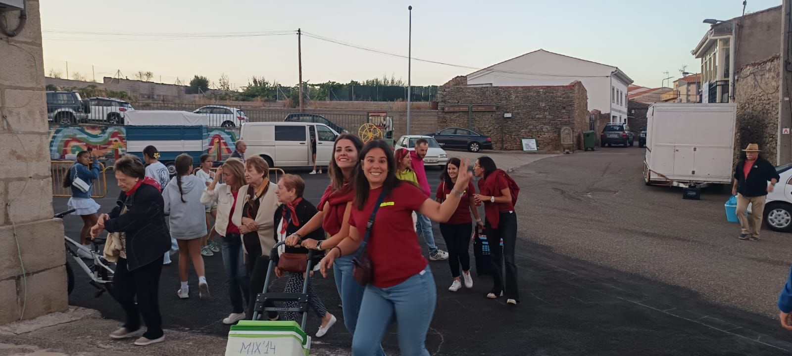 Los vecinos de Pereña de la Ribera se van de cena popular