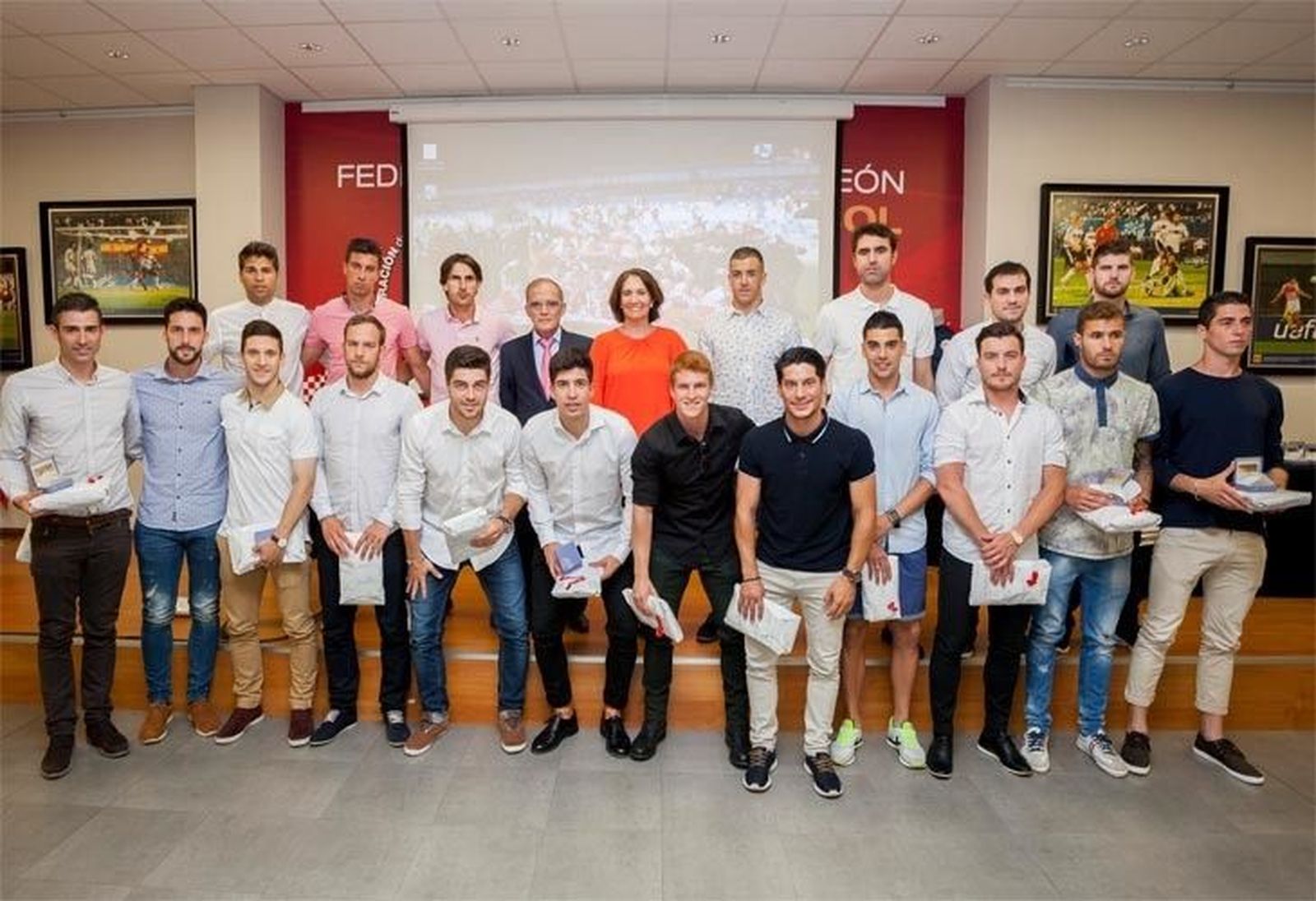 Varios zamoranos, entre los homenajeados por la FCYLF por debutar con la selección regional