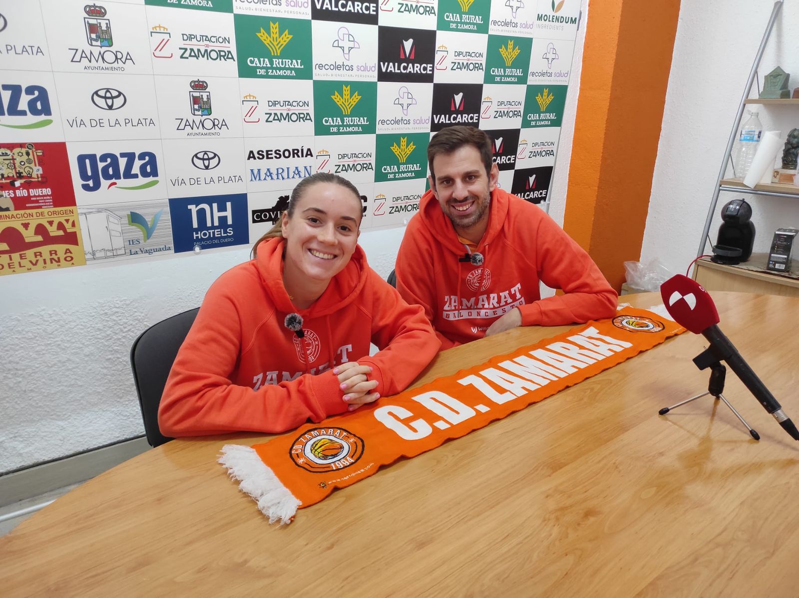 Raúl Pérez y Marta Fernández en rueda de prensa