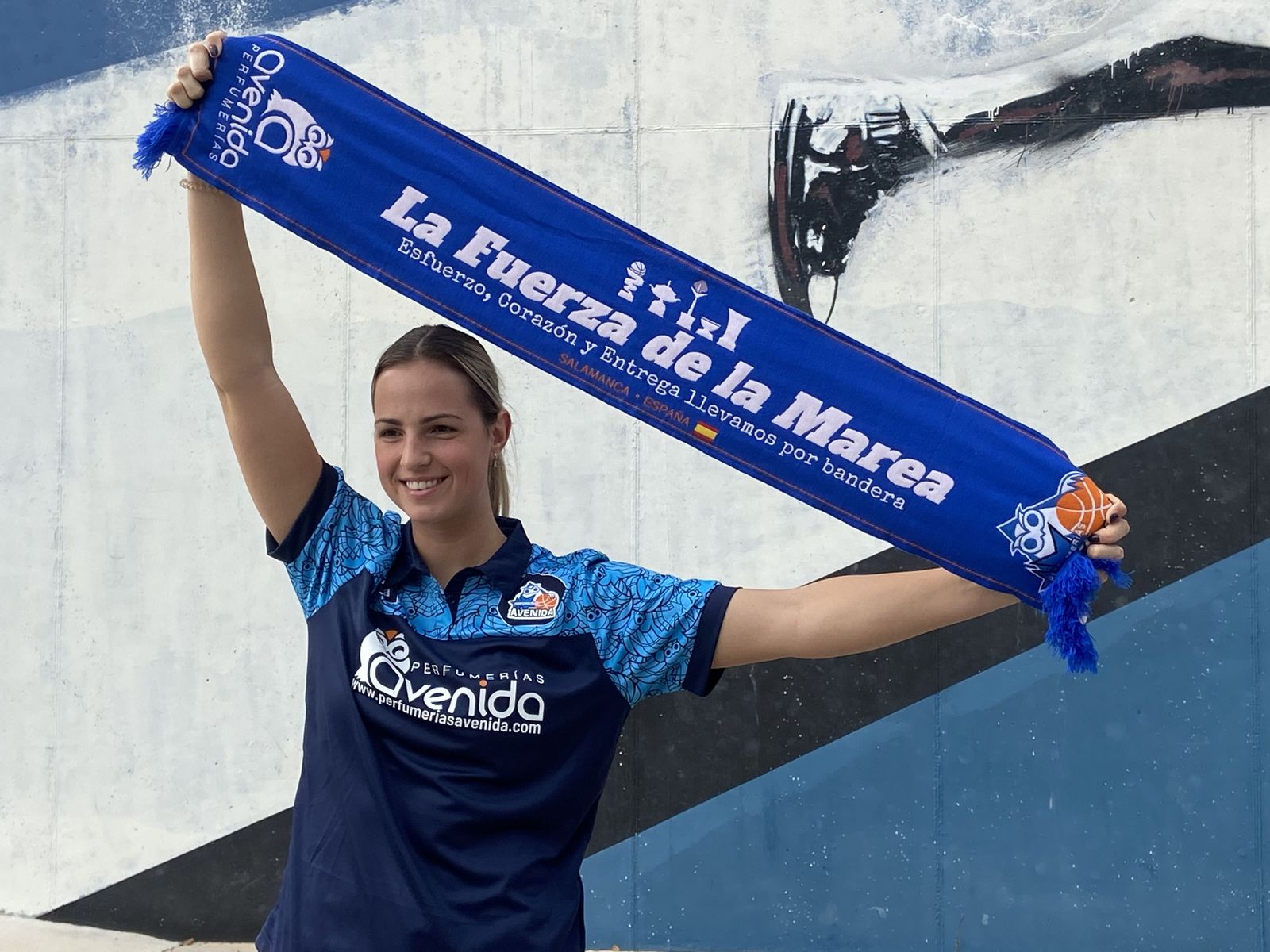 Nogic, en su presentación con Perfumerías Avenida | FOTO SALAMANCA24HORAS.COM