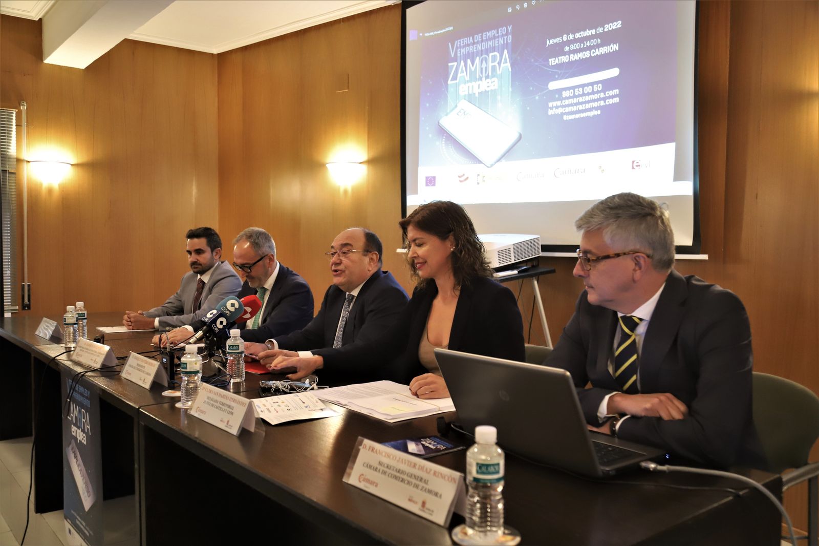 Un instante de la rueda de prensa