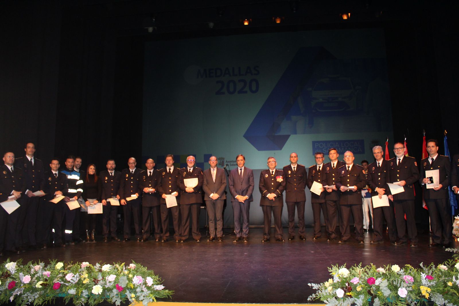 entrega-de-medallas-de-reconocimiento-a-la-policia-local-26