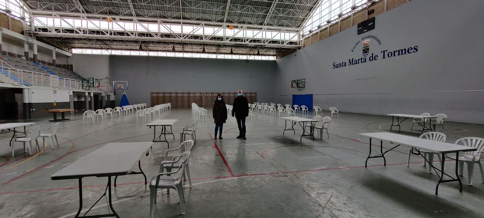 El pabellón municipal de Santa Marta acoge este martes la vacunación a los mayores de 80 años