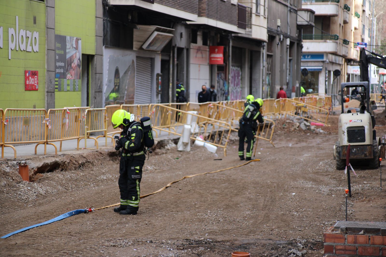 intervencion-de-bomberos-en-la-avenida-de-italia-7