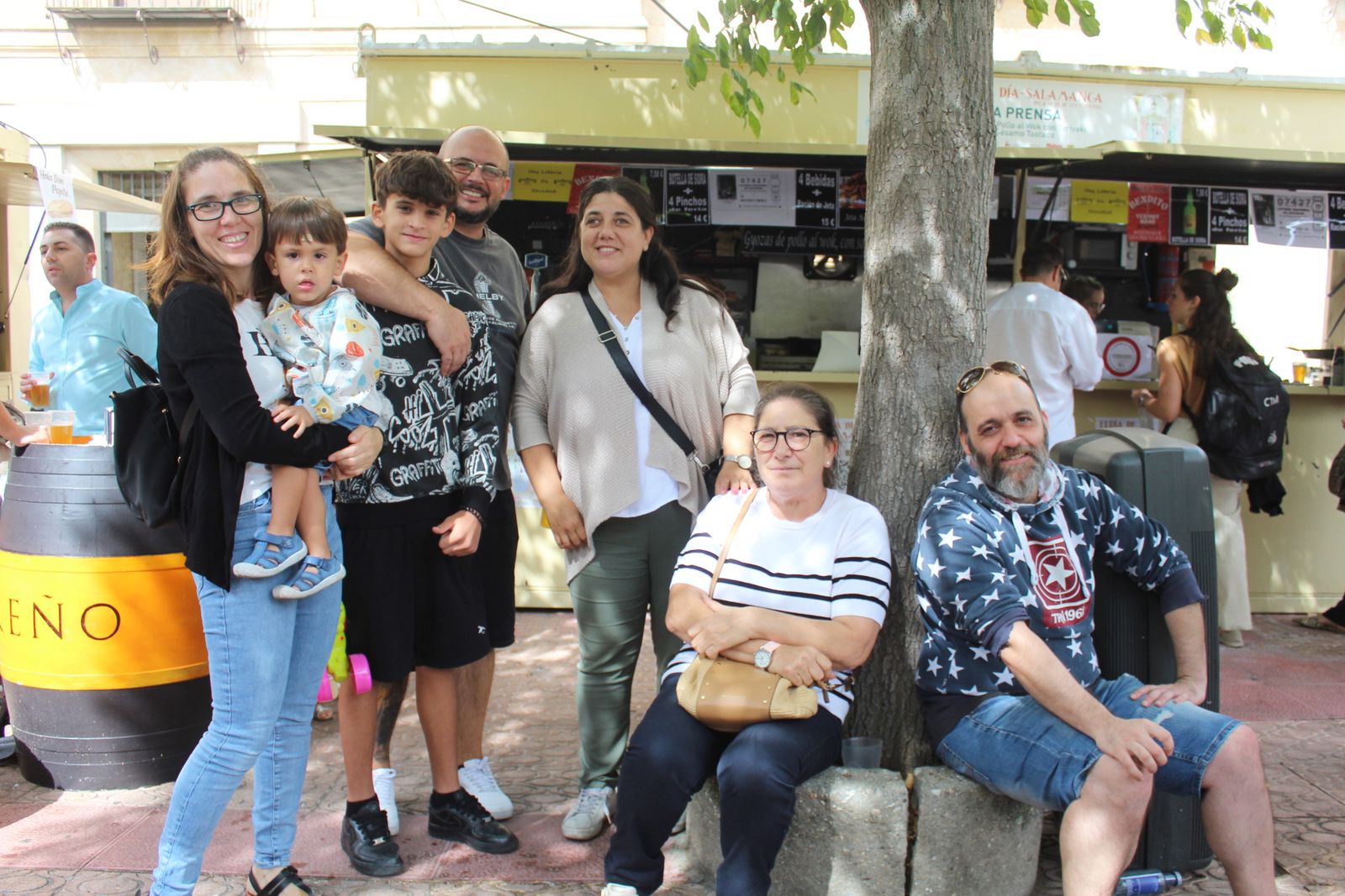 Ambiente en la Feria de Día en el mediodía de este sábado