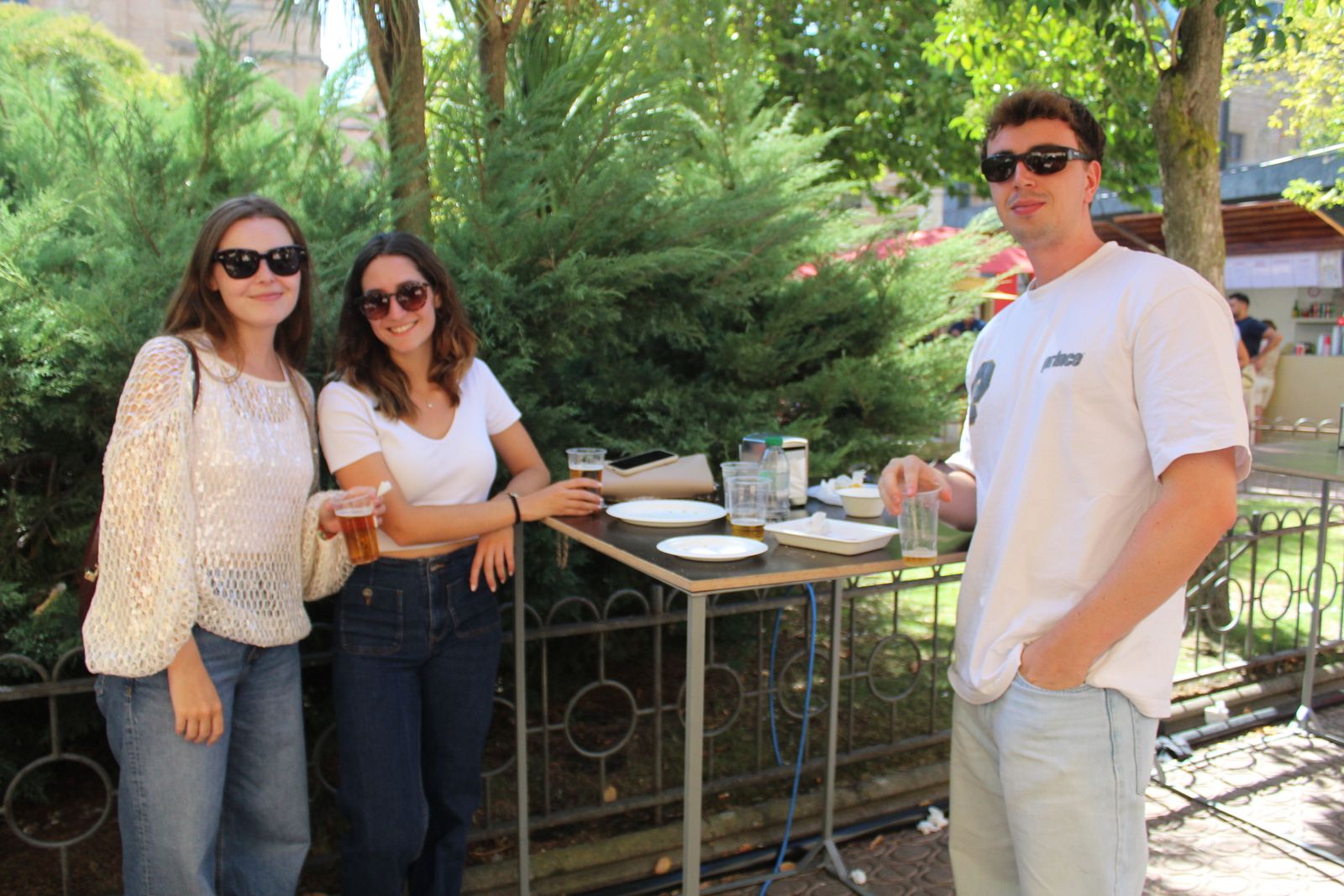 Ambiente en la Feria de Día en el mediodía de este sábado