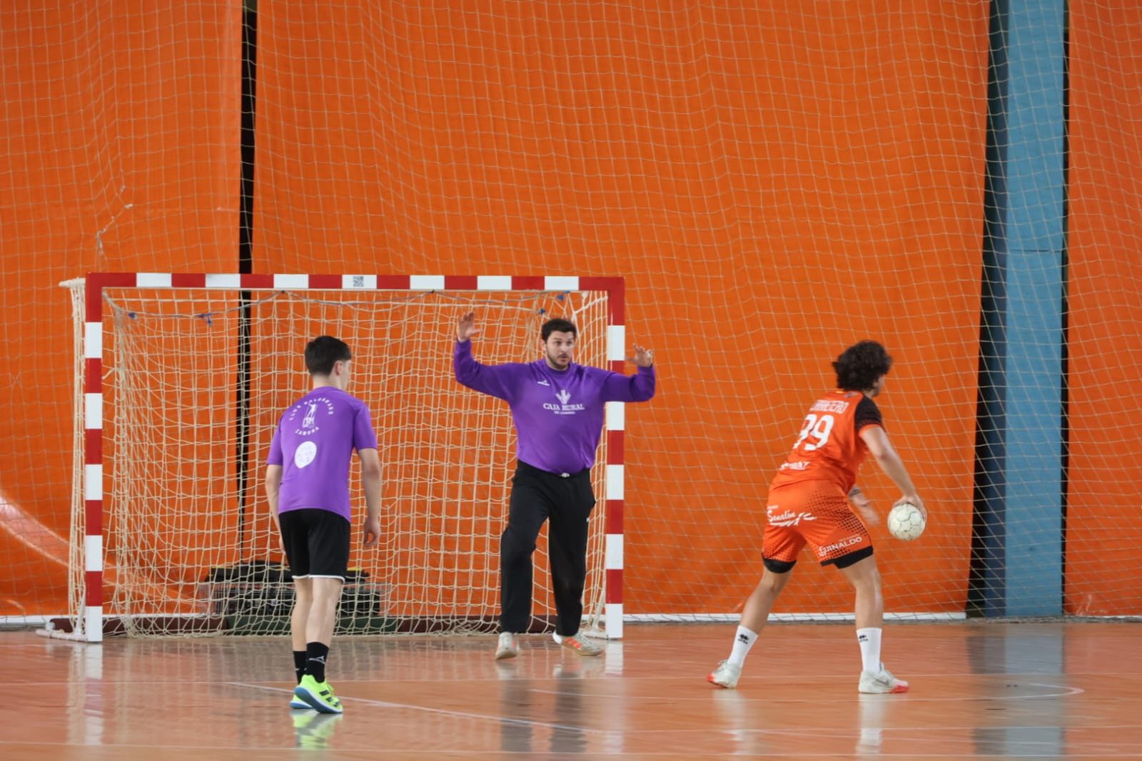 Partido de pretemporada entre el Balonmano Zamora y Balonmano Salamanca