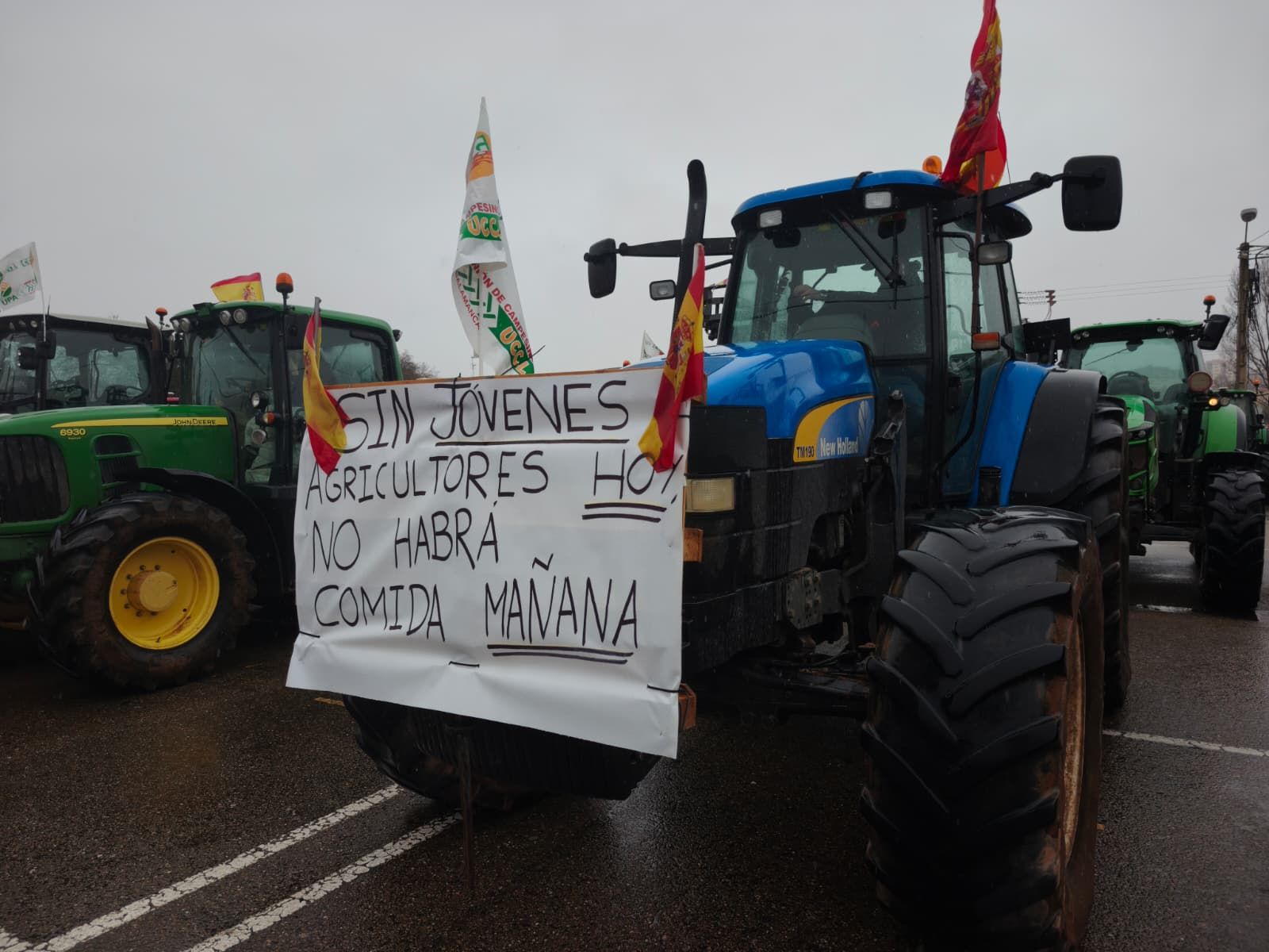 En imágenes la marcha con tractores y vehículos de campo en Salamanca en protesta contra Mercosur