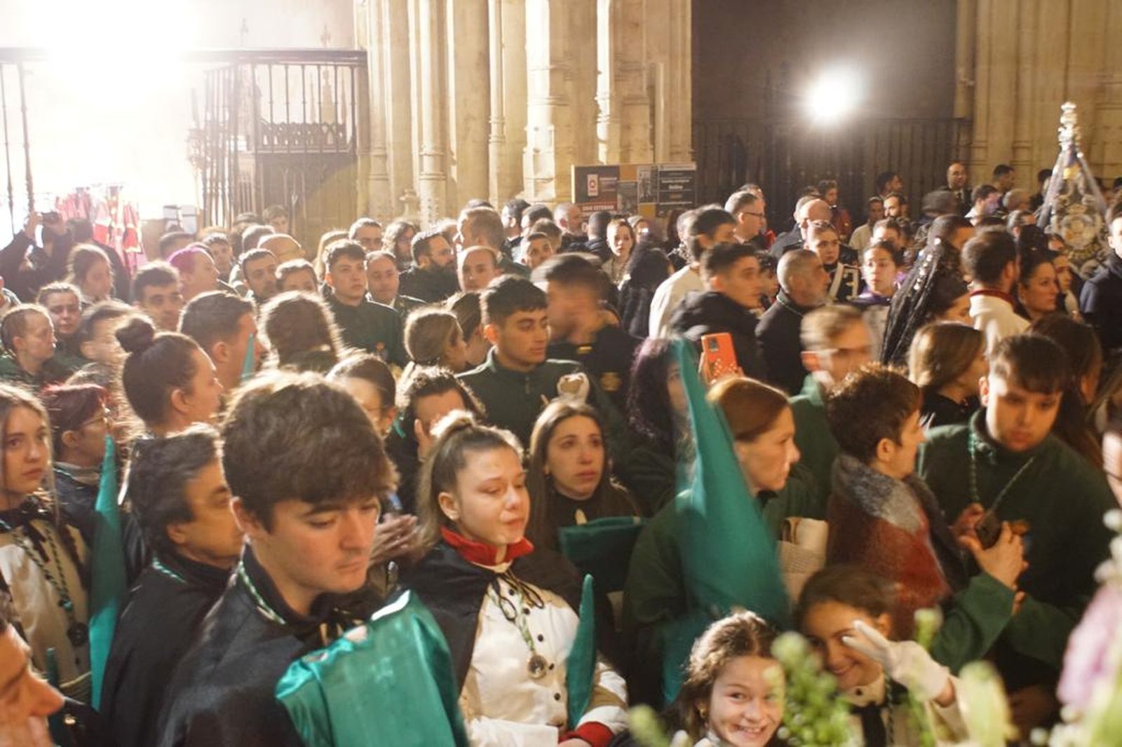 suspendida-por-la-lluvia-la-procesion-de-la-hermandad-dominicana-13