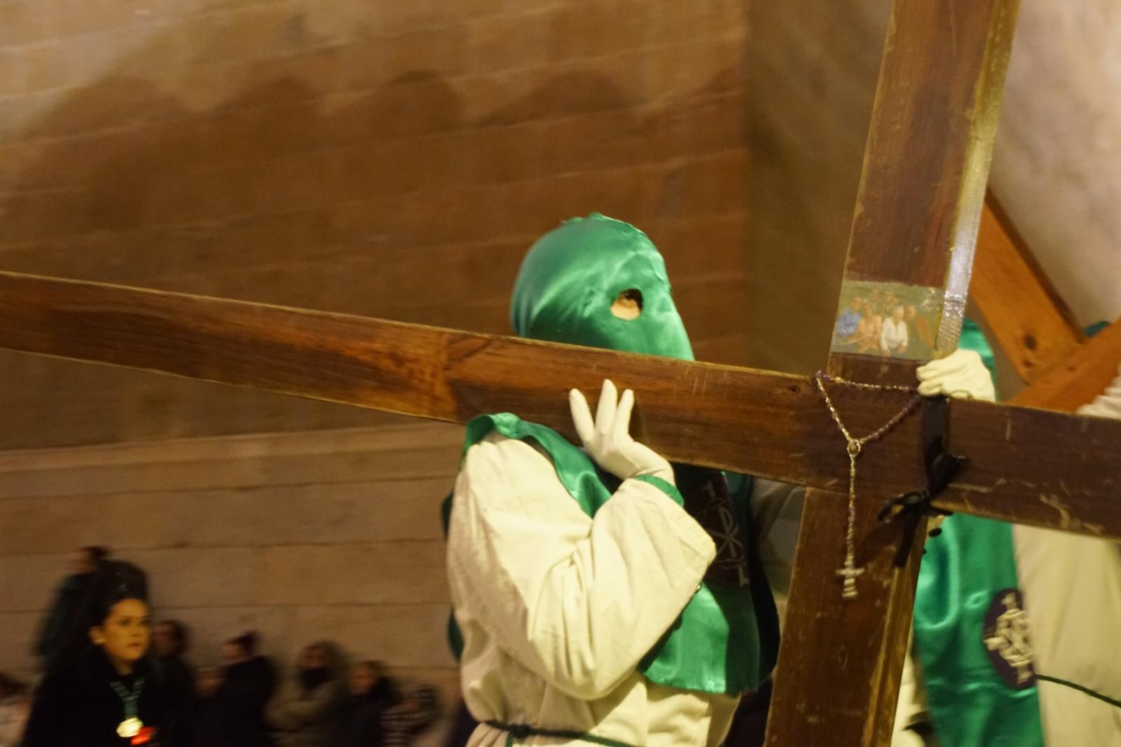 Las imágenes de la emotiva procesión de la Dominicana sin el Cristo de la Buena Muerte (5).jpeg