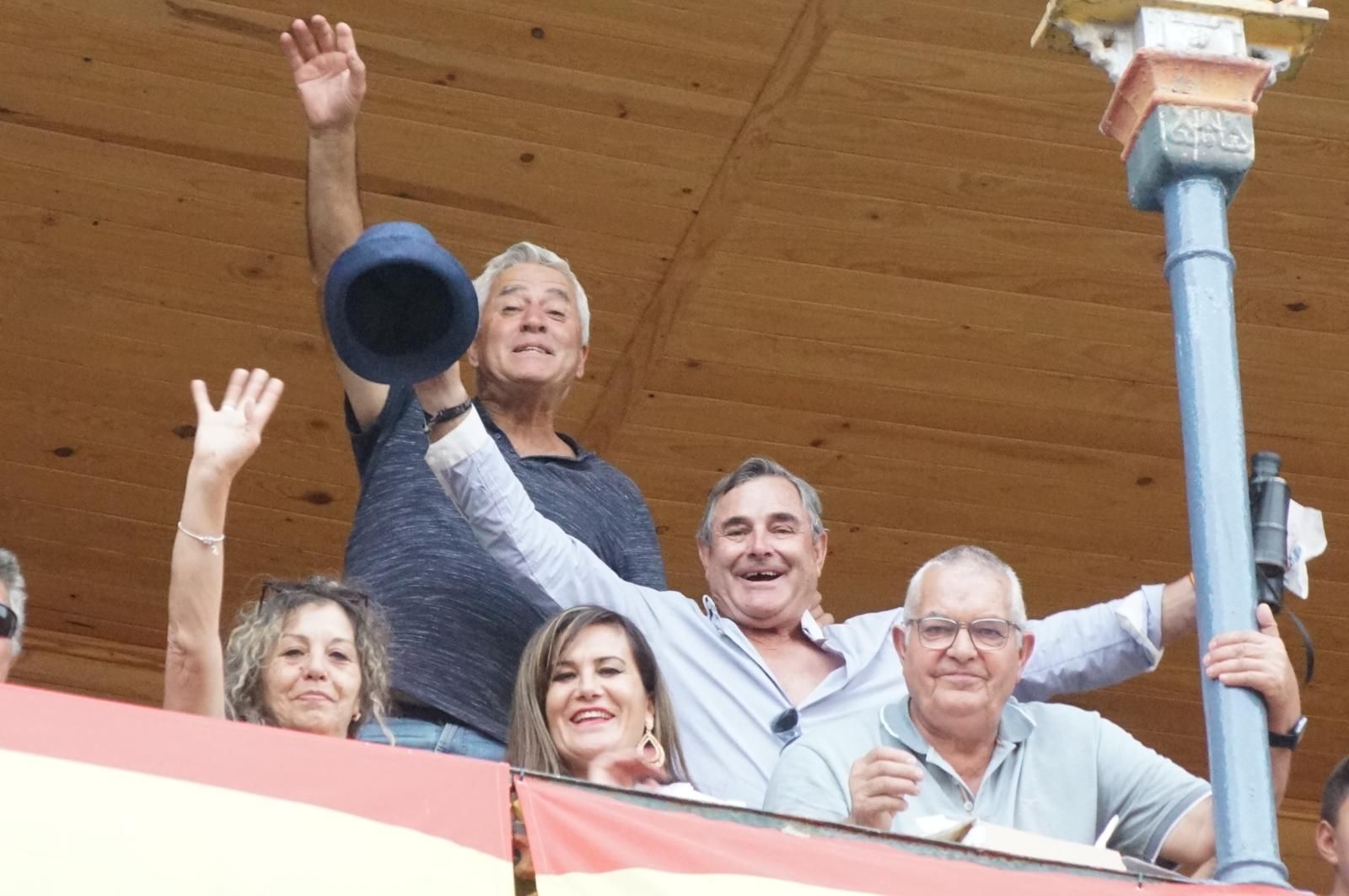 Expectación por ver los caballos de rejoneo en La Glorieta: imágenes del ambiente en los tendidos y en el patio de cuadrillas