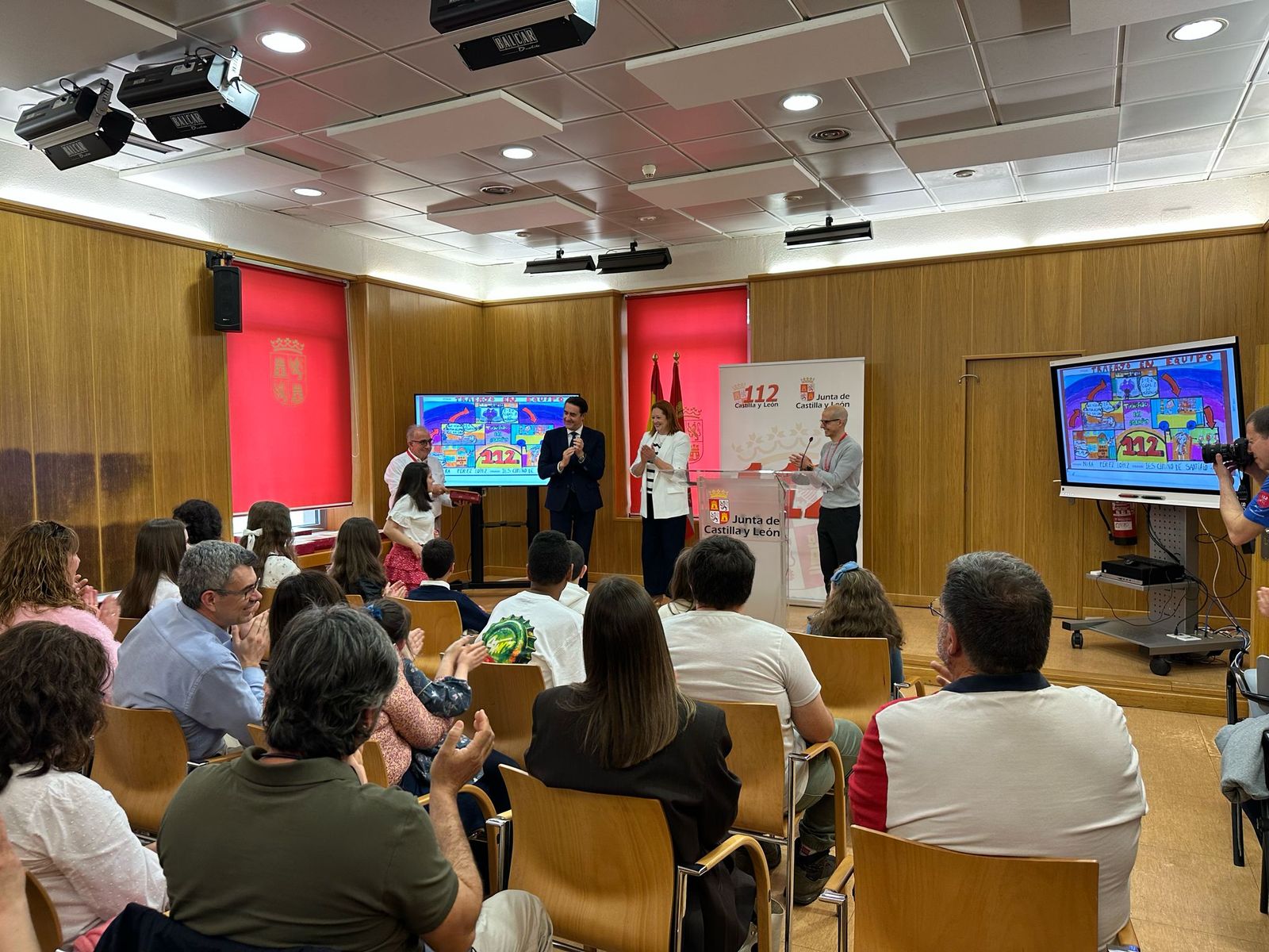 Concurso "¿Qué es para ti el 1-1-2?". Foto @112cyl Concurso "¿Qué es para ti el 1-1-2?". Foto @112cyl
