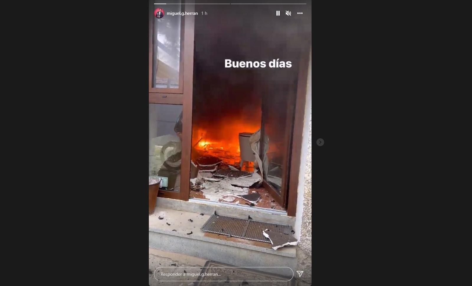Miguel Herrán comparte en su cuenta de Instagram un vídeo de su casa cubierta de llamas