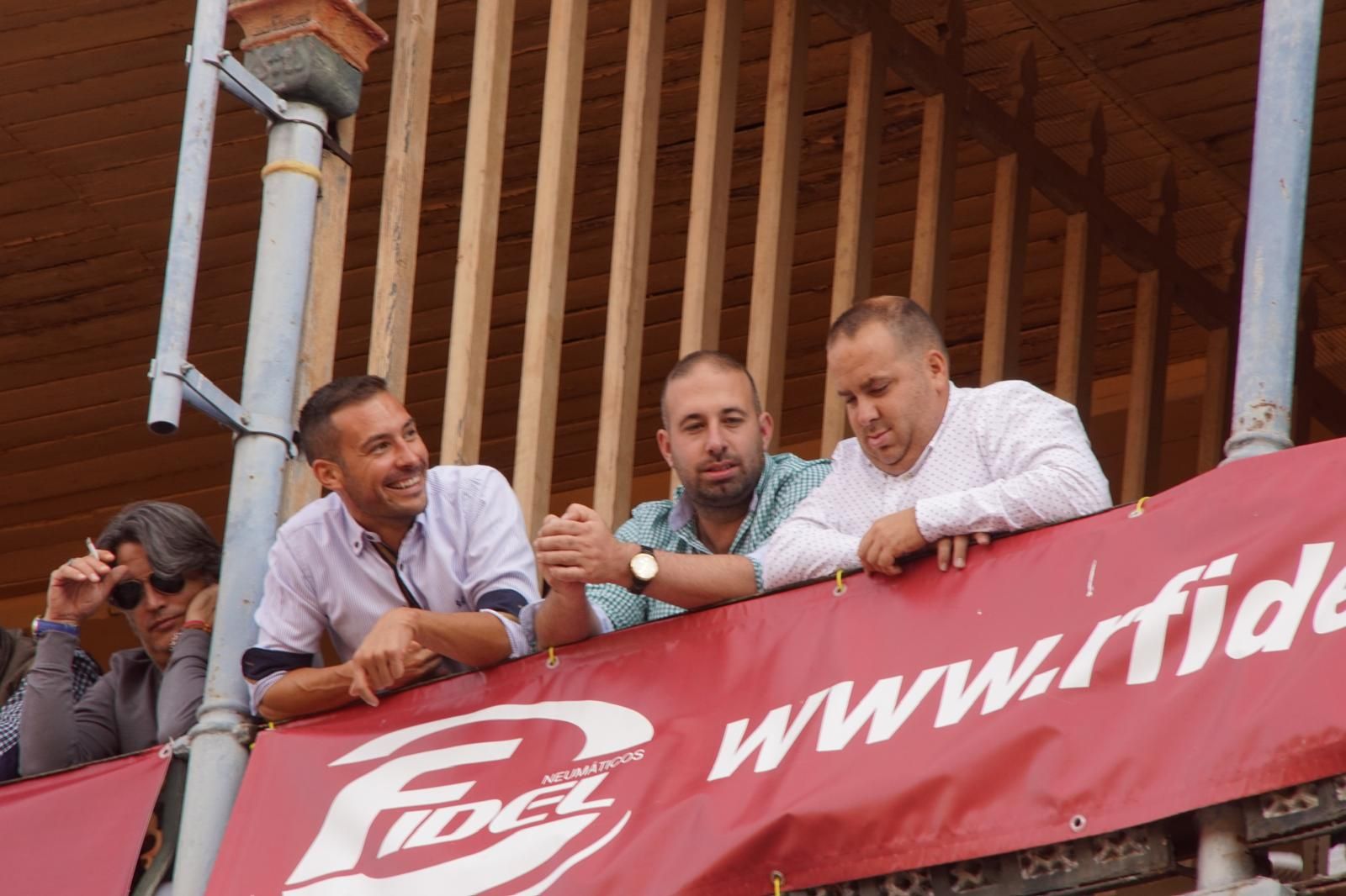 resumen-fotografico-del-ambiente-en-los-tendidos-de-la-glorieta-durante-la-corrida-concurso-22-de-septiembre-fotos-juanes-71