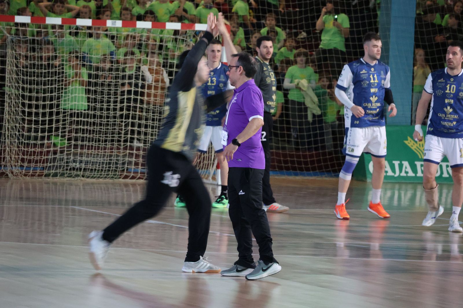 GALERÍA | El BM Zamora se juega consolidar el liderazgo frente a los asturianos del Auto-Center Principado Vetusta