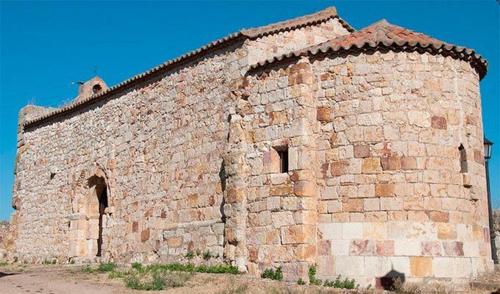 El programa Zamora Románica permitirá acondicionar accesos y entorno de Santiago de los Caballeros