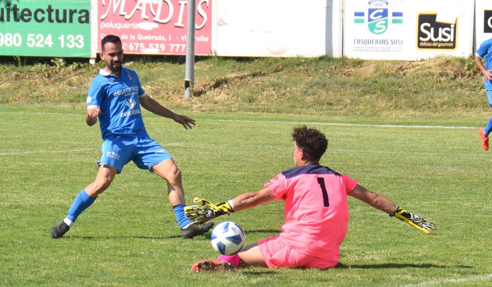 Viti lanza a puerta en un mano a mano ante la Cebrereña