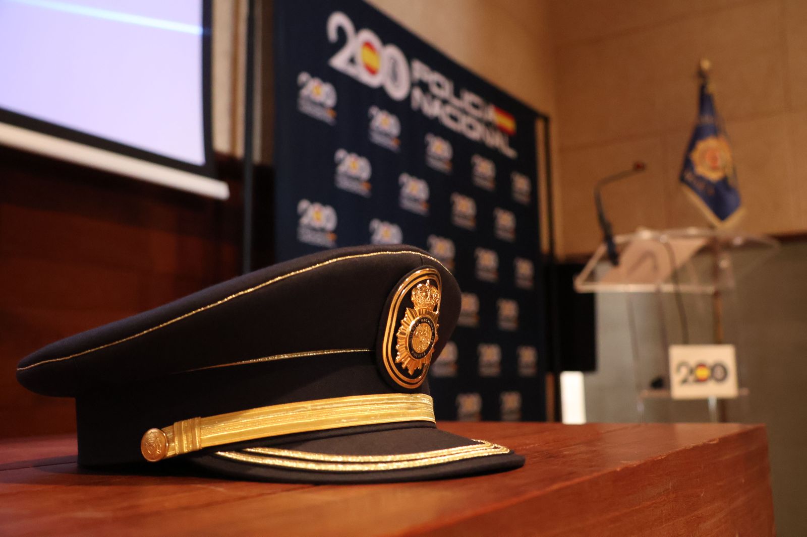 acto-de-homenaje-a-los-policias-nacionales-victimas-del-terrorismo-2