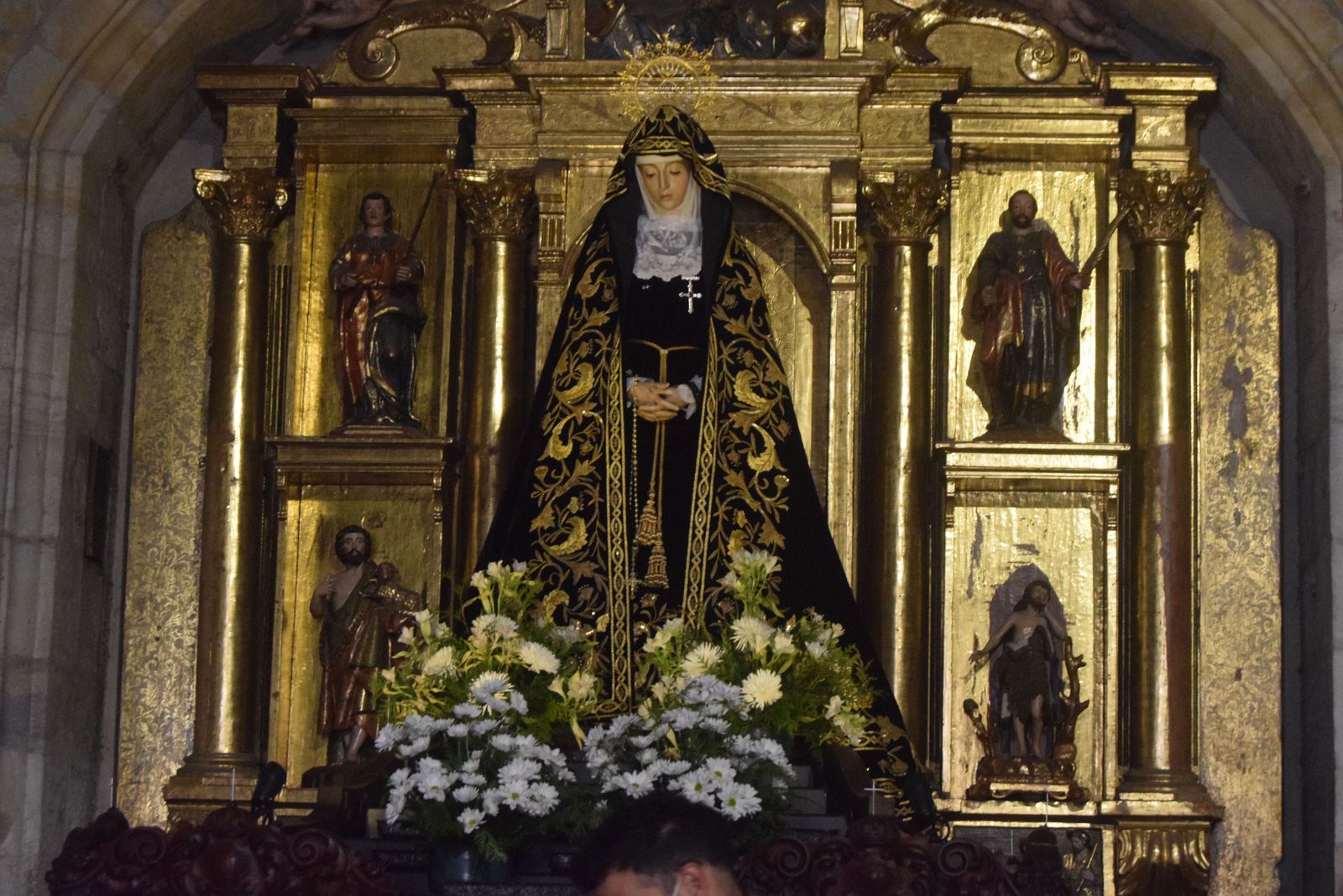 los-zamoranos-visitan-a-la-virgen-de-la-soledad-3