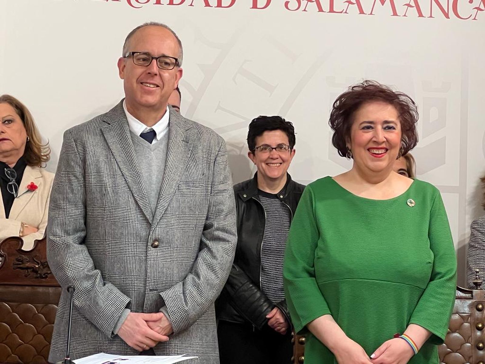 El vicerrector de Investigación y Transferencia de la USAL, José Miguel Mateos, y la profesora del área de Derecho Procesal, Marta del Pozo. Foto S24H