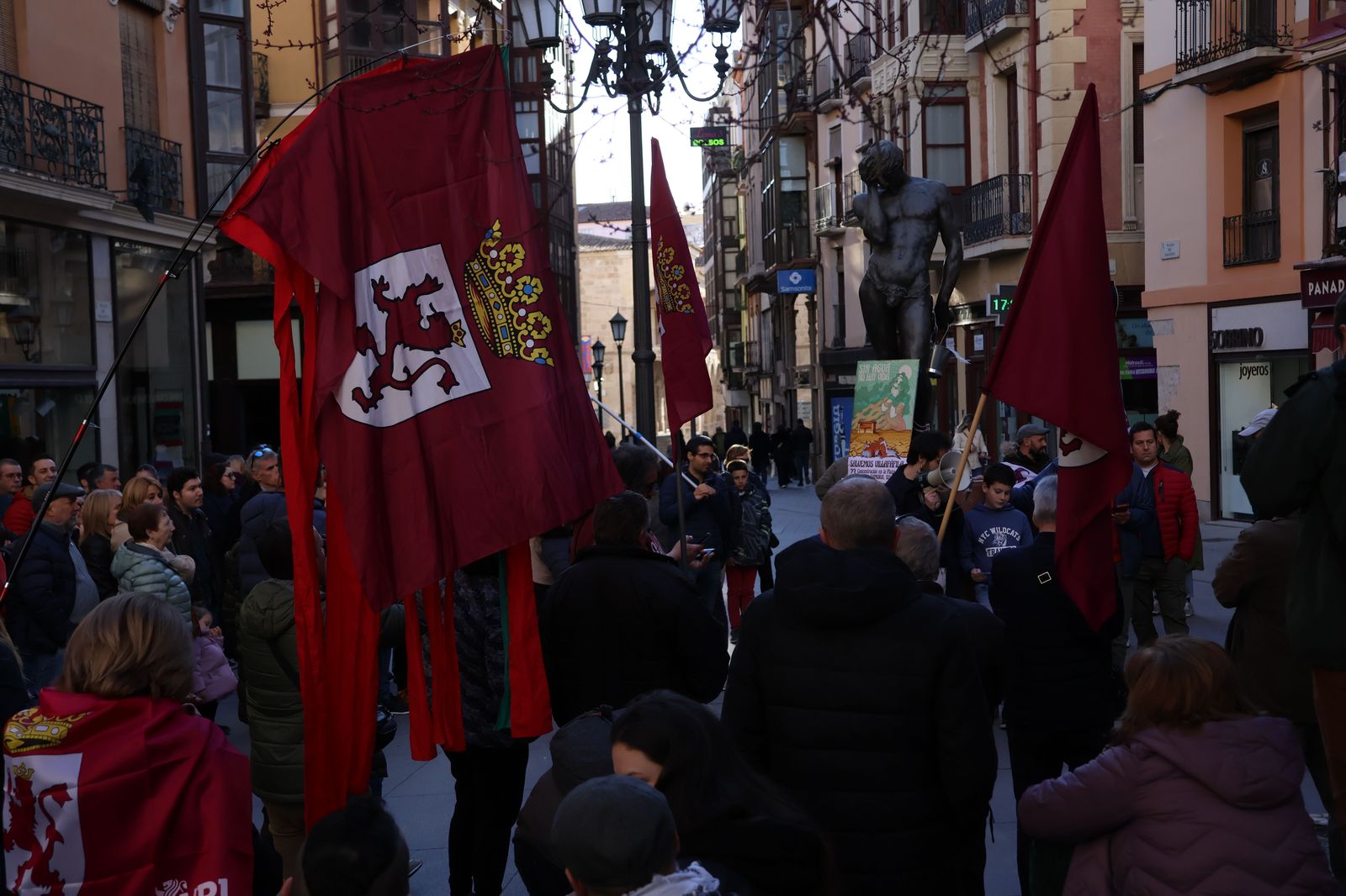 concentracion-en-la-plaza-sagasta-24