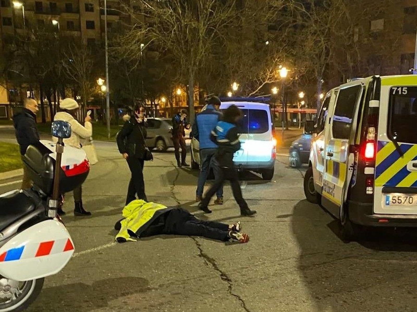 Accidente entre una motocicleta y un turismo