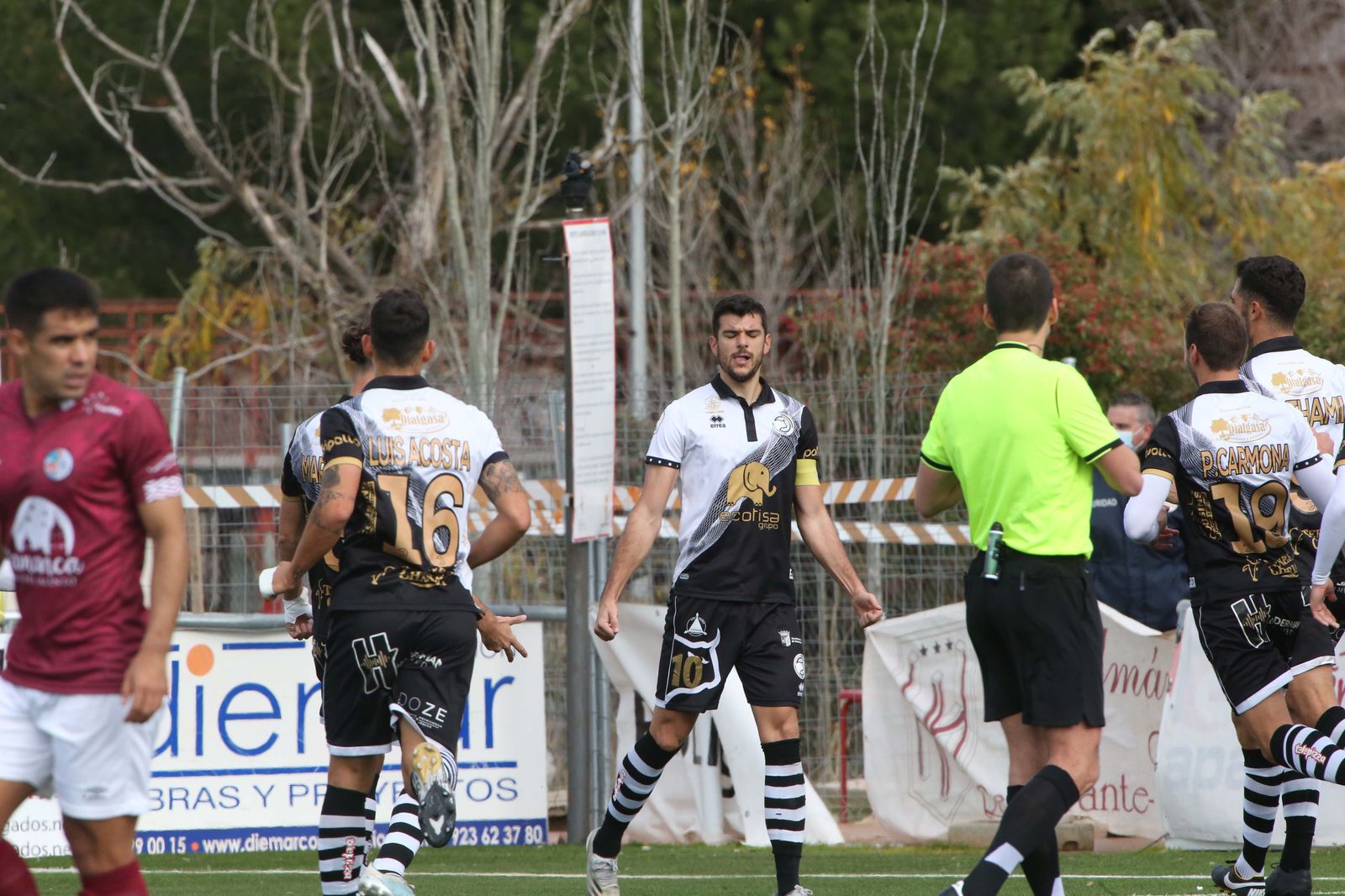 De la Nava celebra el gol en el derbi ante el Salamanca CF UDS.