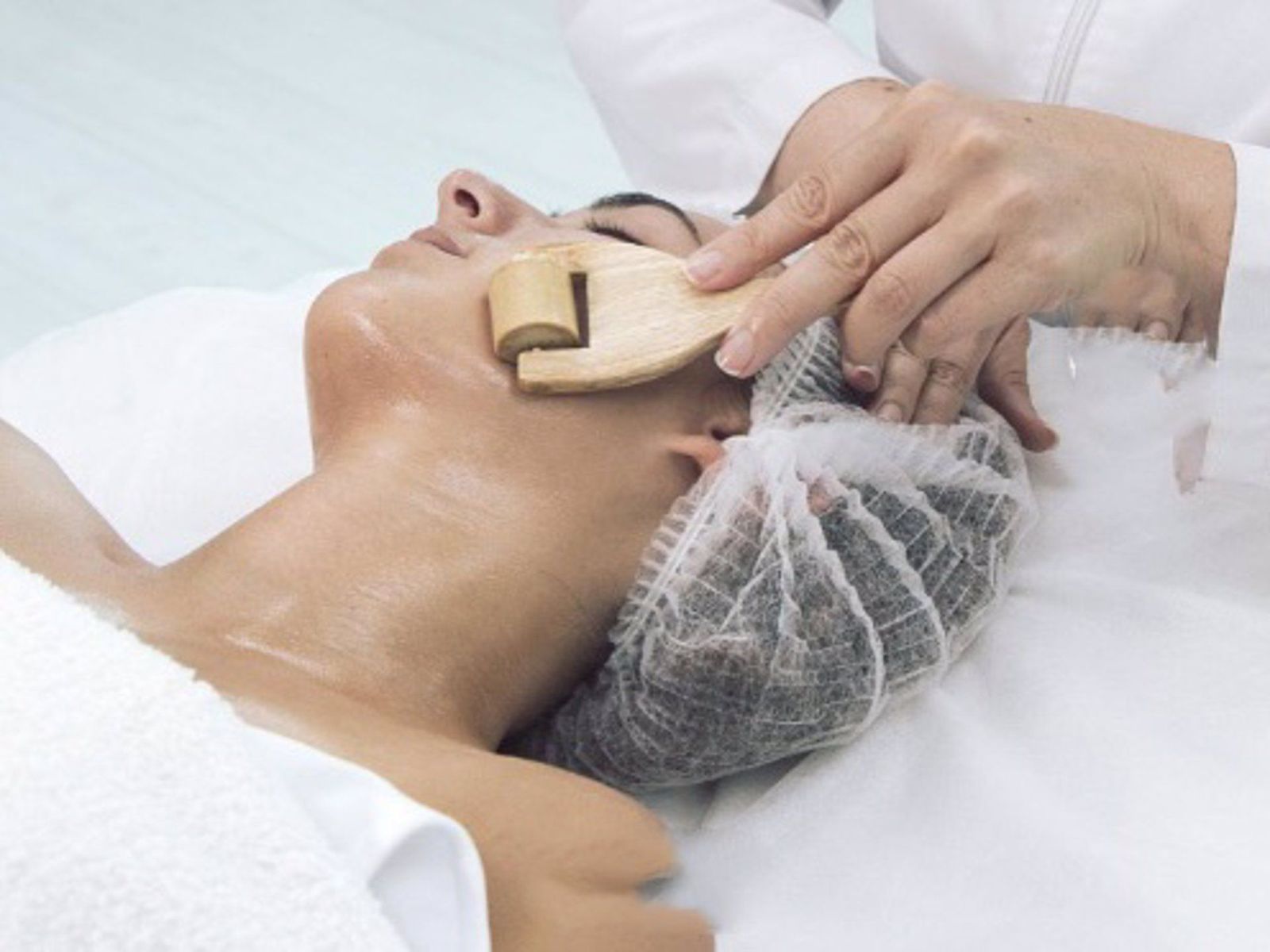 Maderoterapia facial | EUROPA PRESS