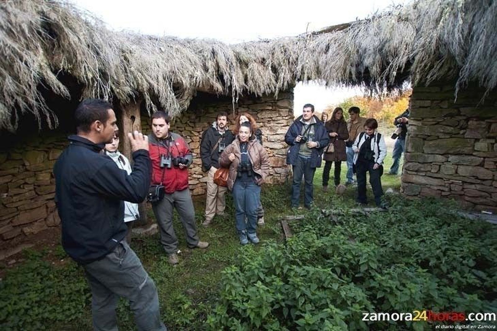 Los empresarios de turismo 'lobuno' apuestan por encargar un estudio para "minimizar" los ataques del lobo al ganado Los empresarios de turismo 'lobuno' apuestan por encargar un estudio para "minimizar" los ataques del lobo al ganado