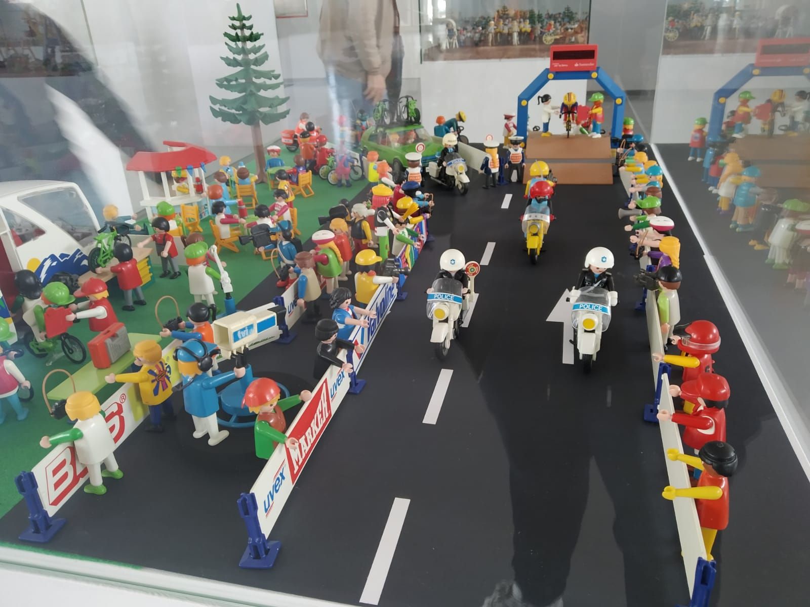 Inauguración centro multiusos villares y feria playmobil