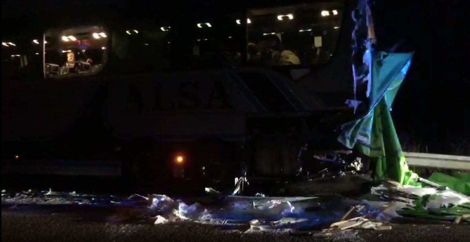 Un fallecido en una accidente entre un autobús y un camión en Zamora
