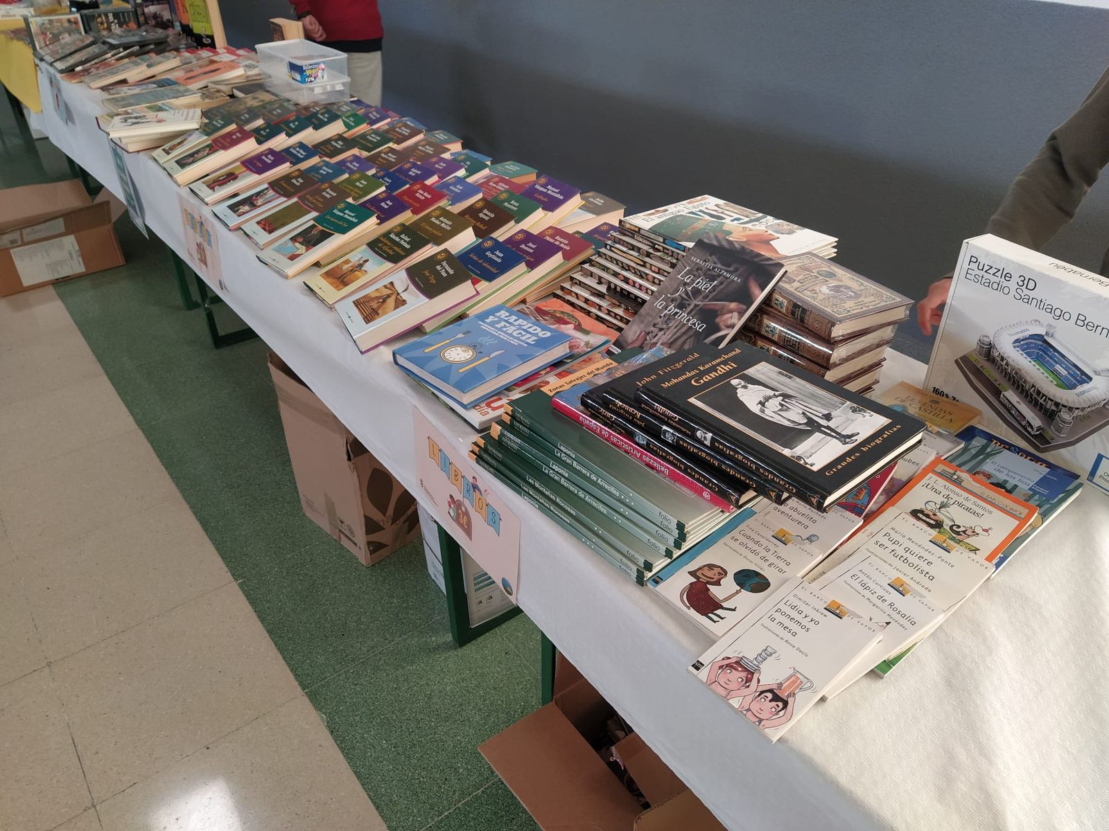 mercadillo-solidario-en-doninos-a-favor-de-la-palma-5