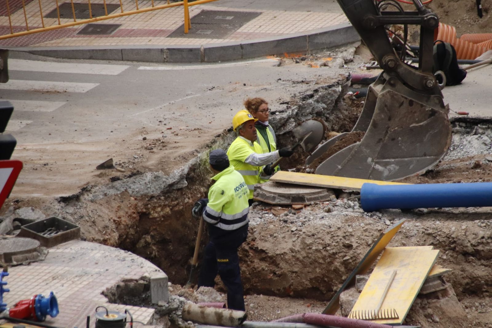 Corte de tráfico por obras en la calle Álvaro Gil. Foto de archivo