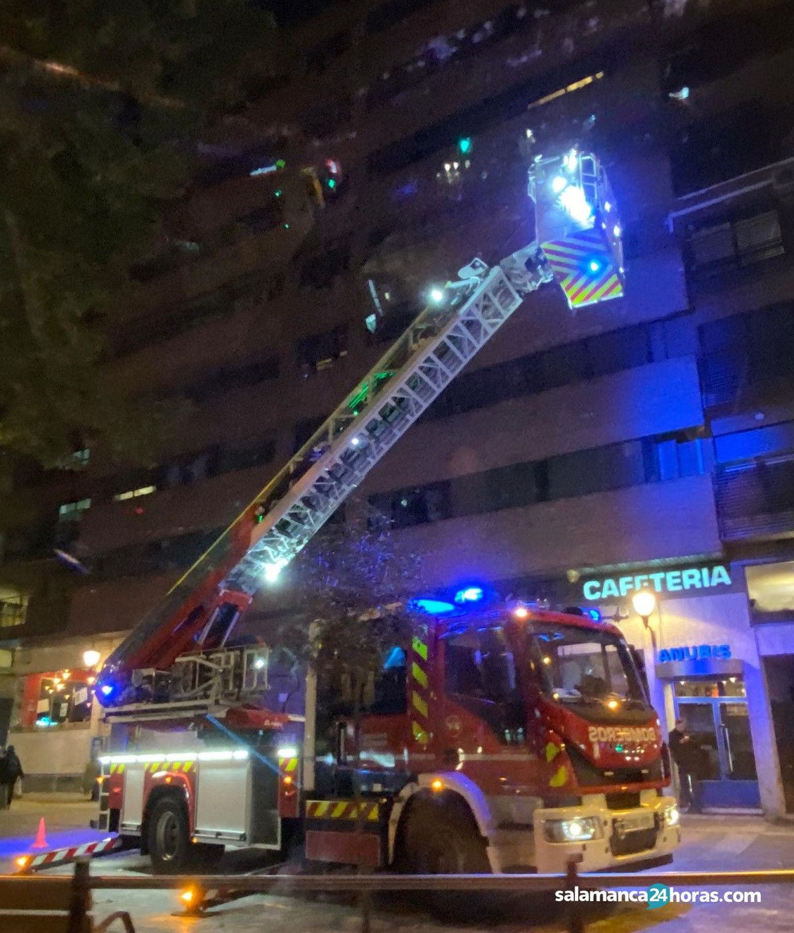 Bomberos en rotonda Unión Deportiva Salamanca