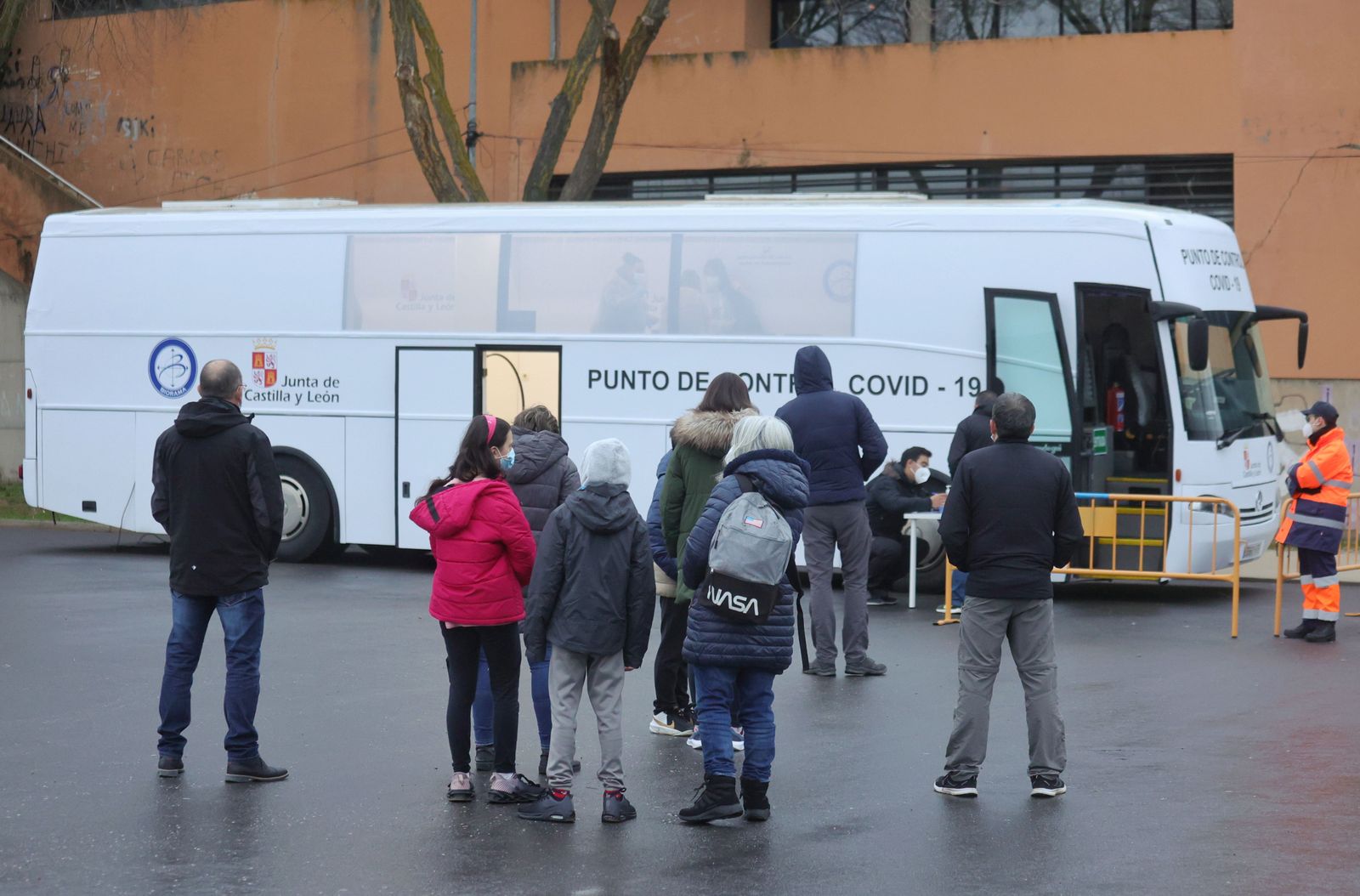 Campaña de test de antígenos para diagnóstico de la Covid  19 en una unidad móvil contratada por la Consejería de Sanidad, en Bejar y Guijuelo(Salamanca). ICAL (4)