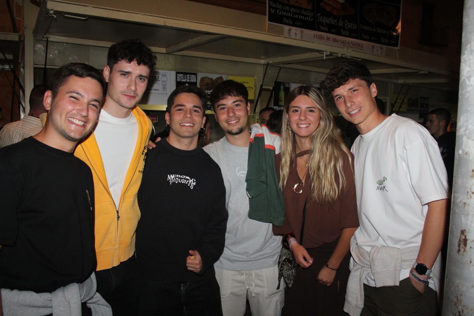 Los salmantinos vuelven a salir de casetas para celebrar las fiestas: ¡búscate entre las imágenes de este miércoles por la noche!