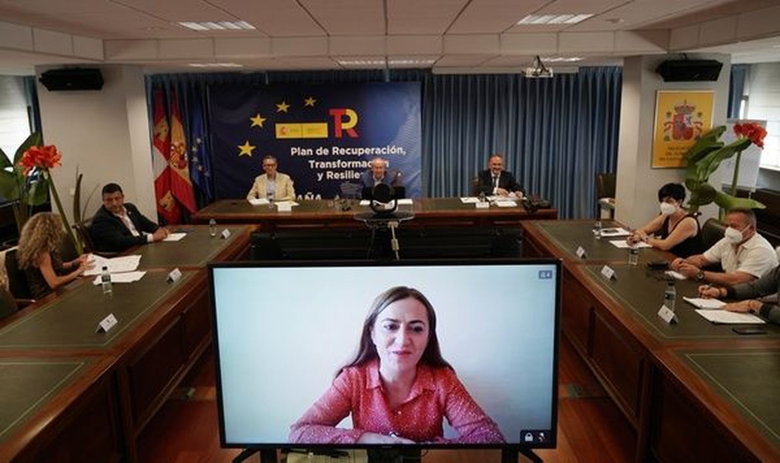 Virginia Barcones durante la reunión