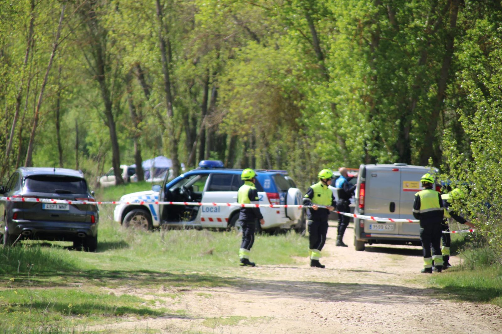 Dispositivo de rescate del cuerpo sin vida en el río Tormes entre Villamayor y Santibañez del Río