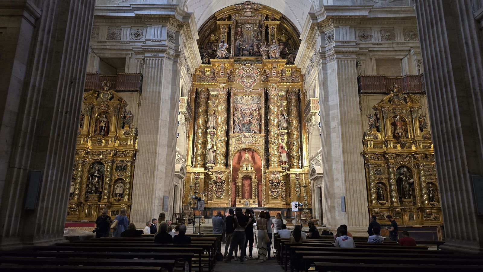 Actuación de conservación y limpieza de los retablos de la Iglesia de La Clerecía