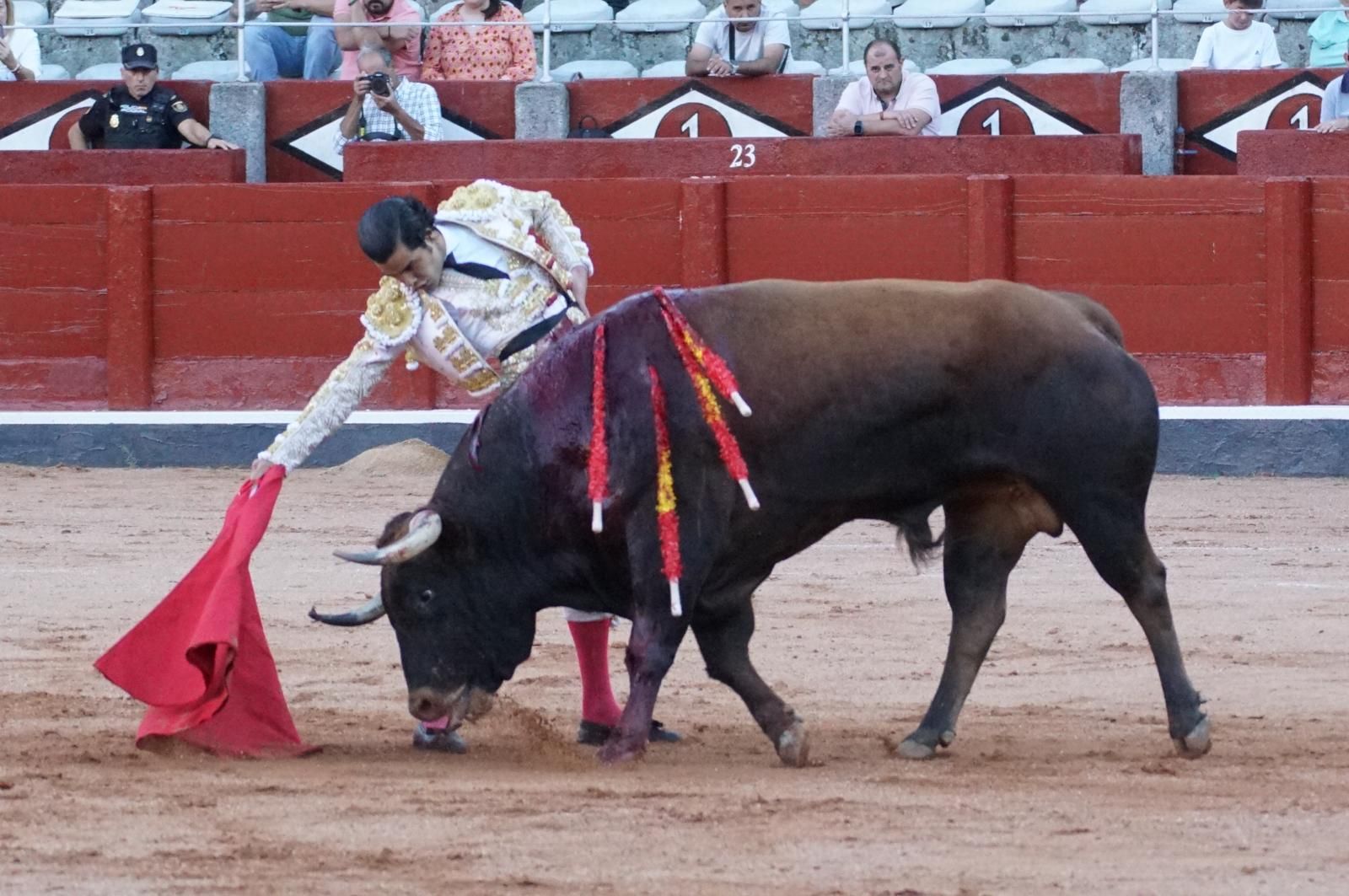 Presencia salmantina por partida doble en la primera corrida de la feria: Damián Castaño e Ismael Martín junto al mexicano Diego San Román
