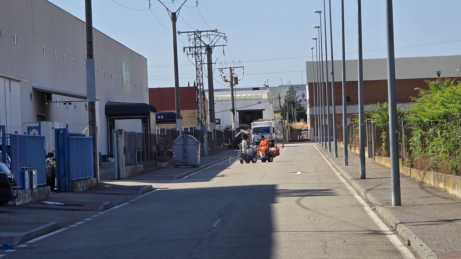 Señalización de las plazas de aparcamiento en las calles de Morse y Pasteur, en El Zurguén