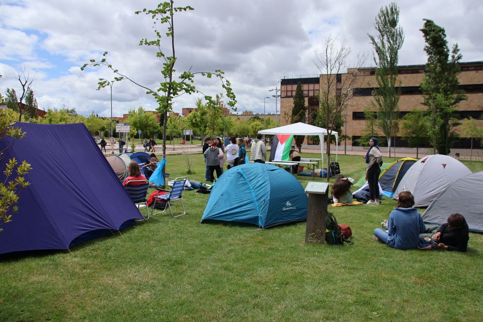 Acampada de universitarios en solidaridad con Palestina